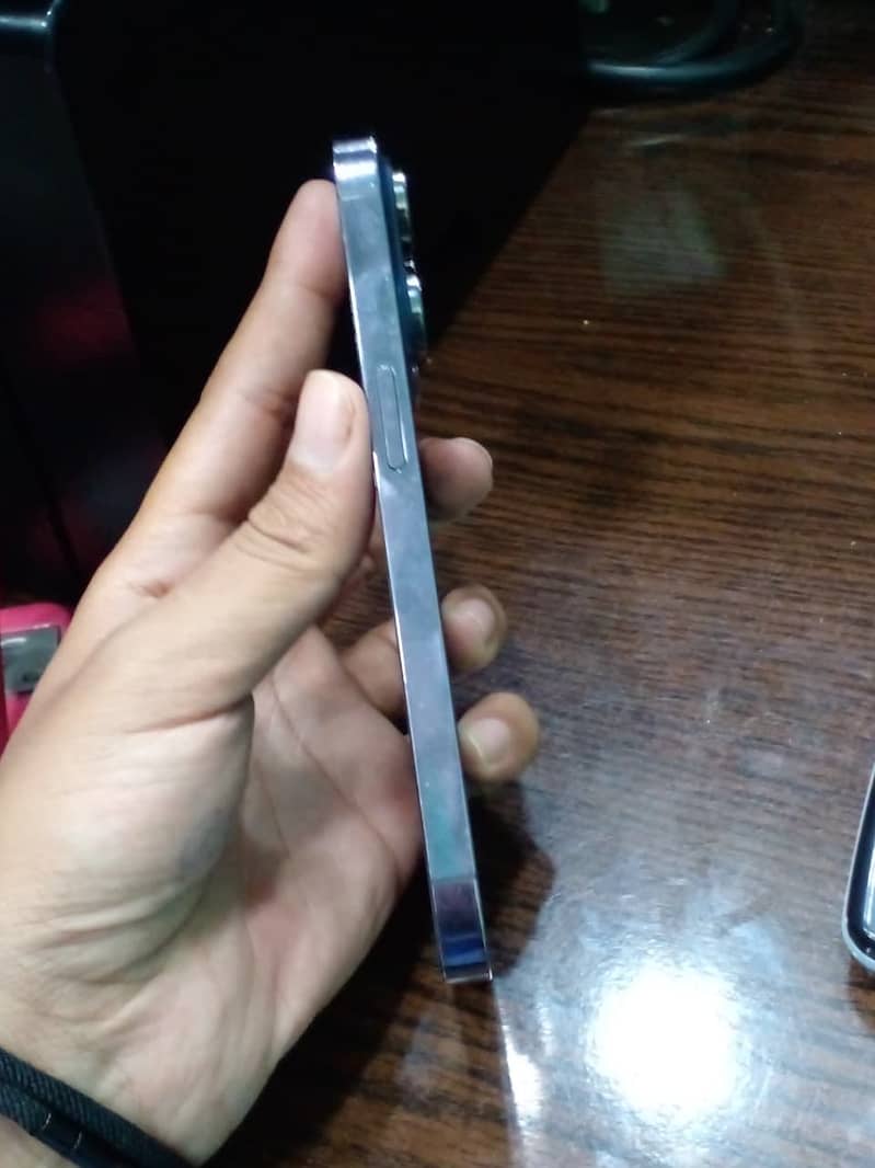 Apple iPhone 14 Pro 3
