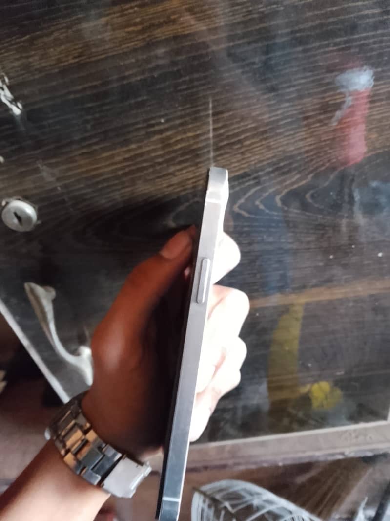 Apple iPhone 12 Pro 4