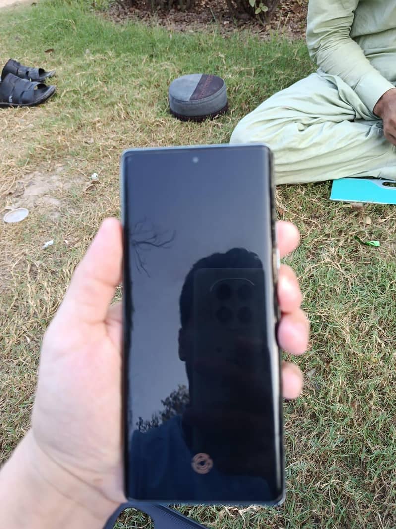 Tecno CAMON 40 Pro 1