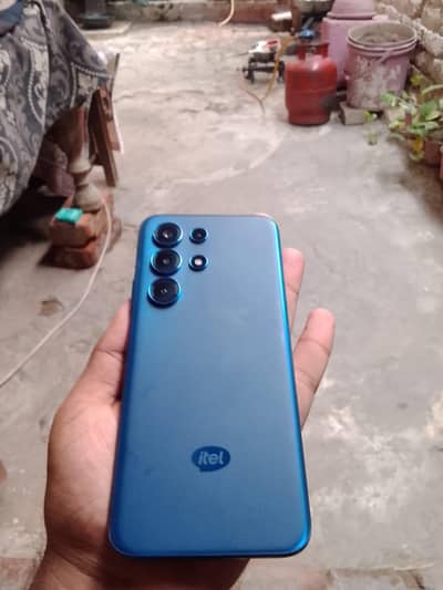 Itel S26 Ultra 8. ram. 256. momery lush Fon urjant sale krna ha box Diba