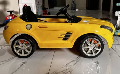 Kids battery operated car