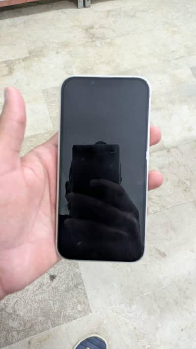 Apple iPhone 13