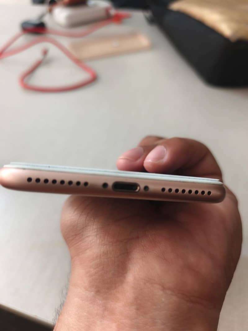 Apple iPhone 8 Plus 1