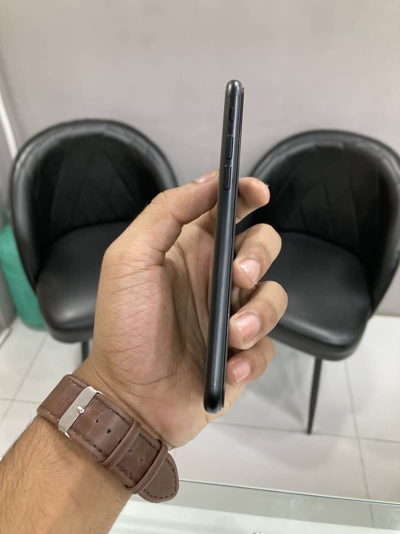 Apple iPhone SE2 PTA APPROVED 1