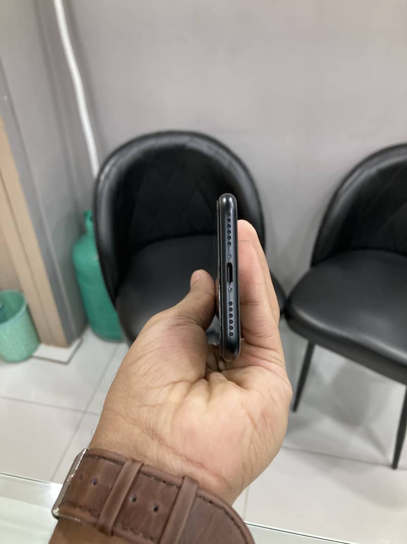 Apple iPhone SE2 PTA APPROVED 3