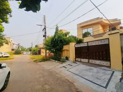 12 Marla Facing Park Owner Build Neat And Clean All Original Picture Attached With Direct Owner Available For Sale In Johar Town