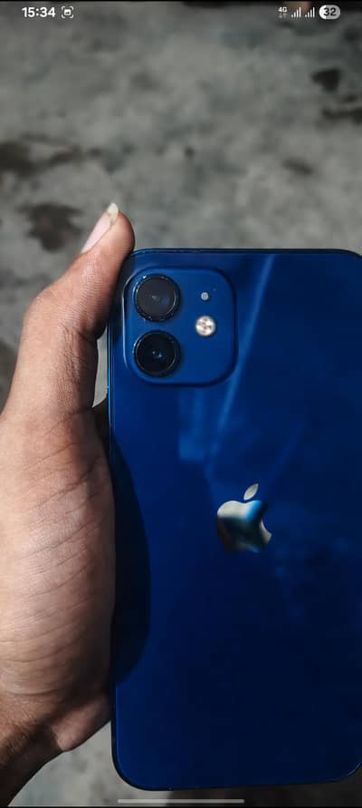 Apple iPhone 12