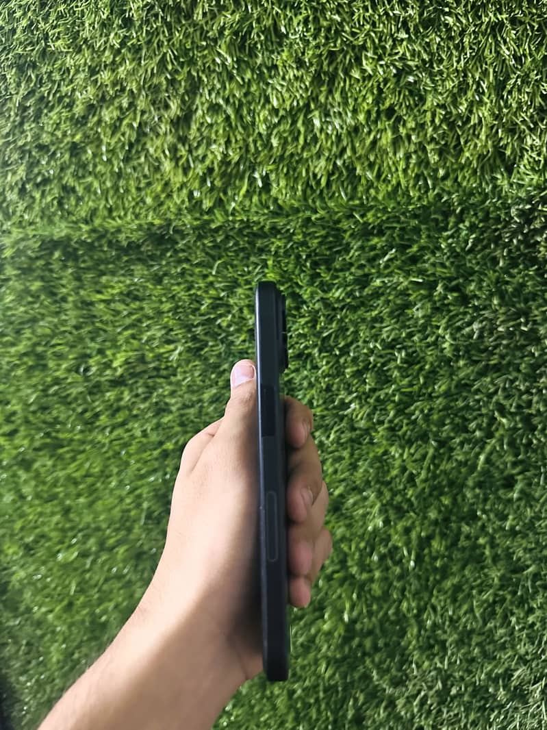 Apple iPhone 15 3