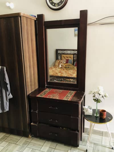Dressing Table With 3 Drawer