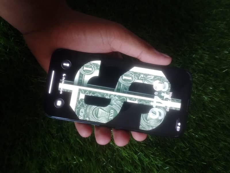 Apple iPhone 13 1