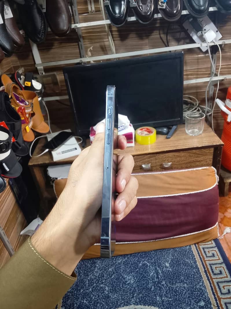 13 pro max 4