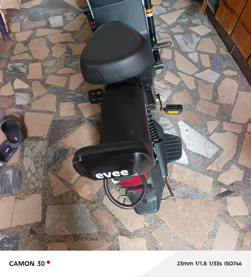 Evee mito 1