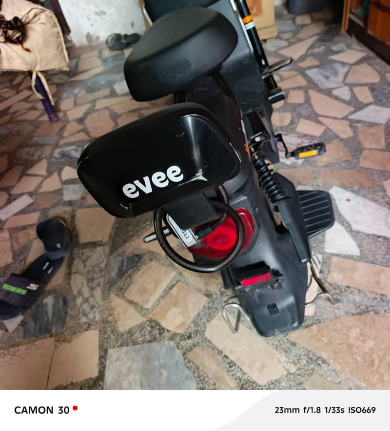 Evee mito 2