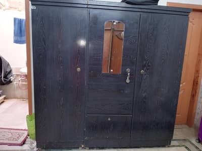 urgent sell of 3 door wardrobe
