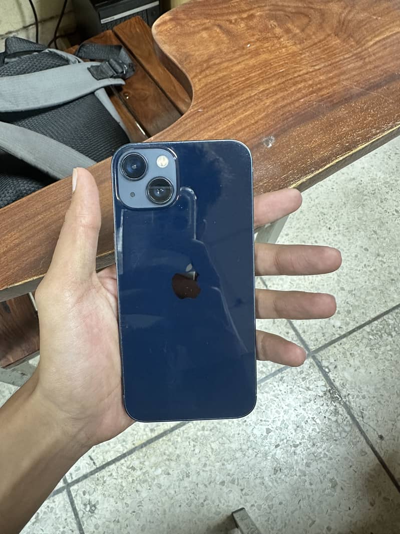 Apple iPhone 13 0