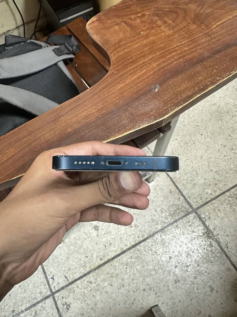 Apple iPhone 13 3