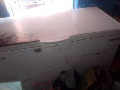 this is very nice freezer this pice for argent sale
