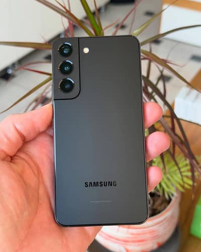 Samsung Mobile S22