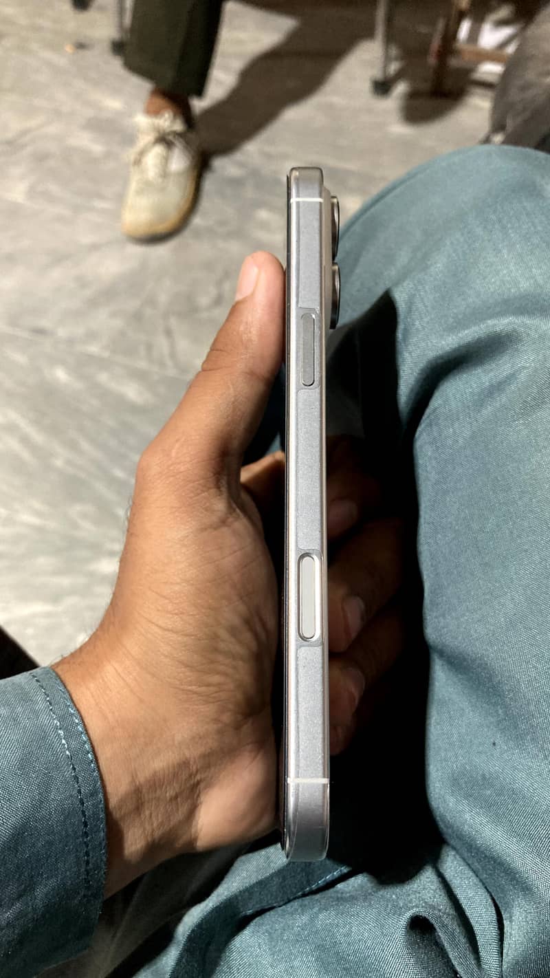 Apple iPhone 16 pro max 256GB – Non PTA – 4 Months SIM Time 4