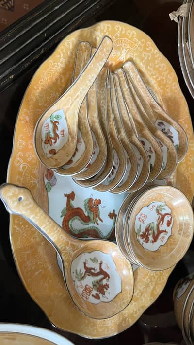 Vintage chinese dragon phoenix porcalein set