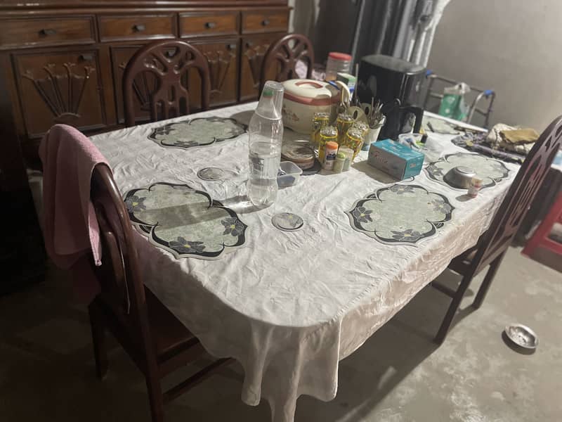 Dining table with 6 chairs 0