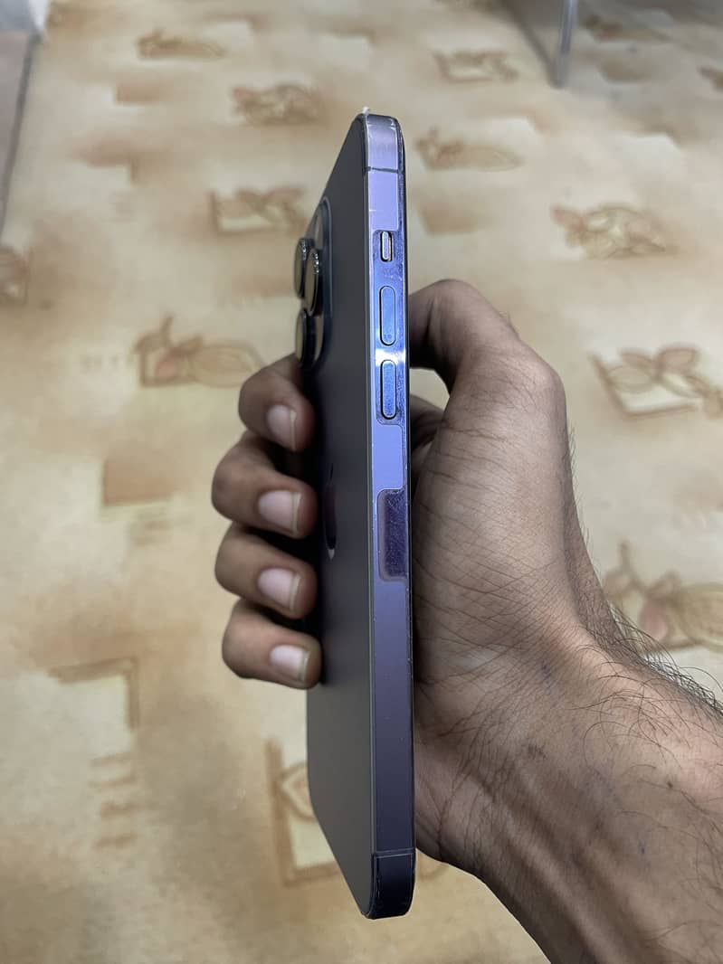 Apple iPhone 14 Pro Max 1