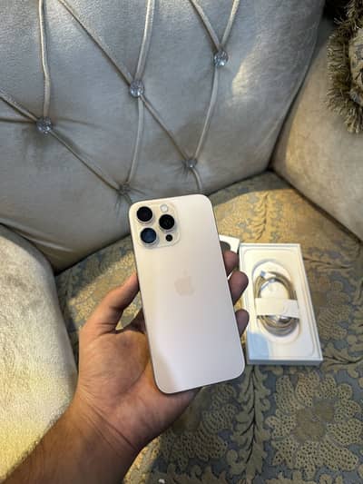 Apple iPhone 16 Pro Max