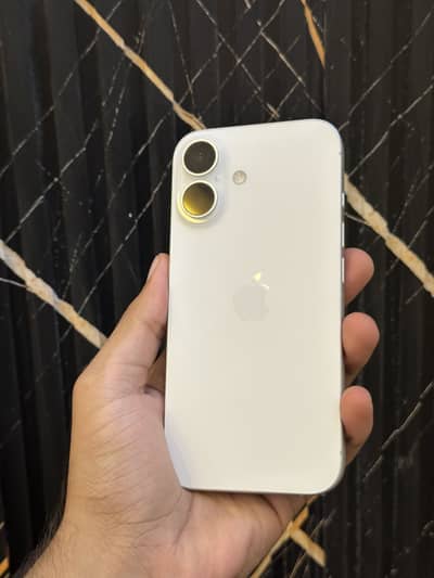 Apple iPhone 16