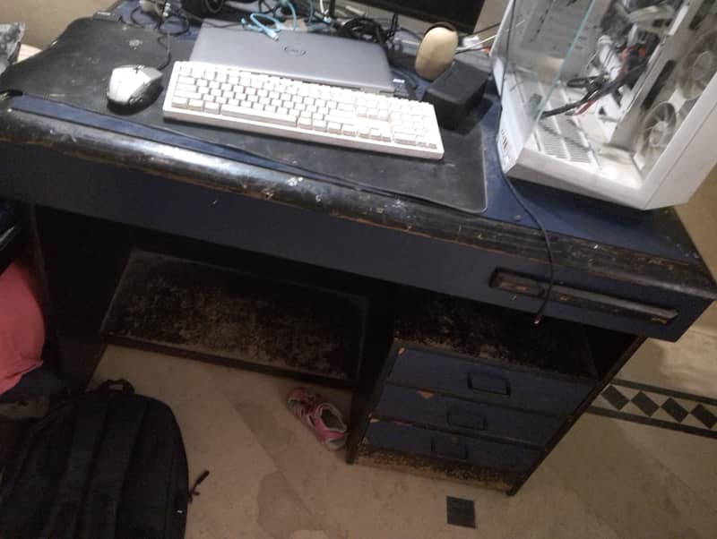 old computer table fully working need polish 0