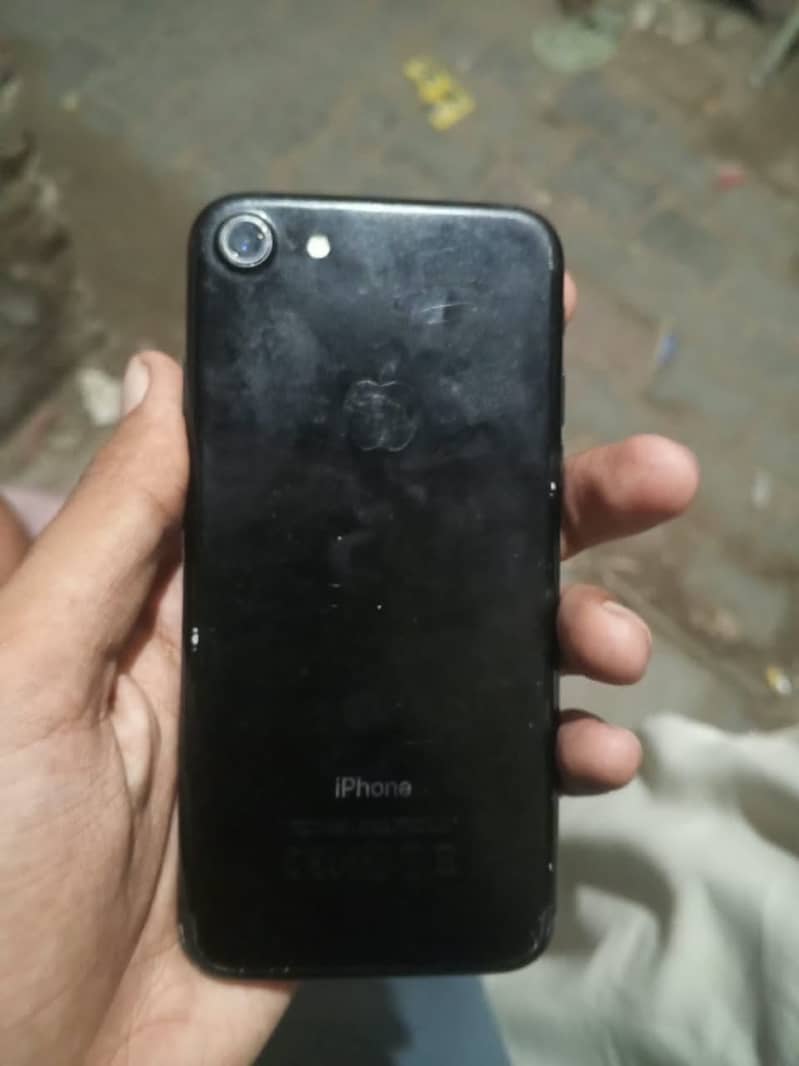Apple iPhone 7 1