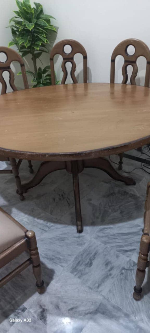 Dinning table 0