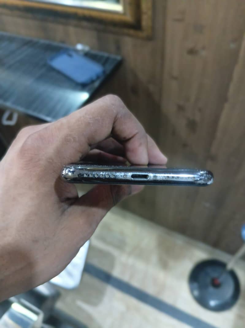 Apple iPhone X 6