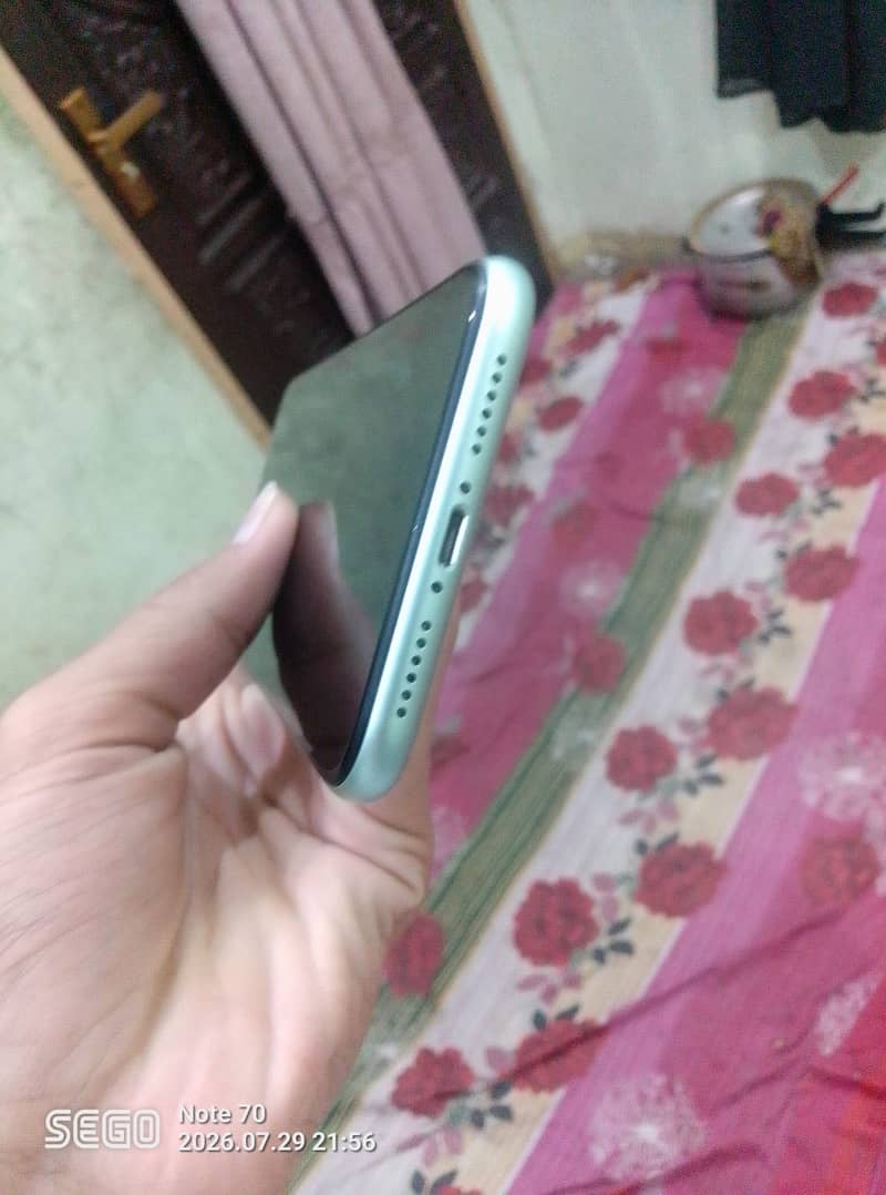 iPhone 11 1