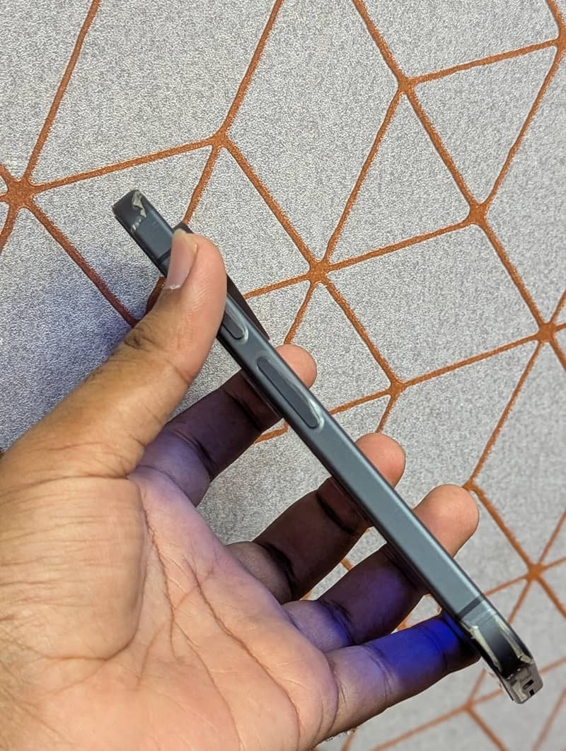 Google Pixel 9 5