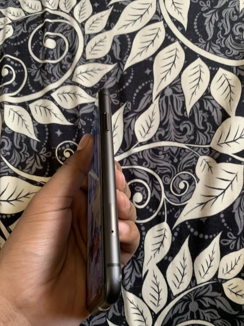 Apple iPhone 11 2