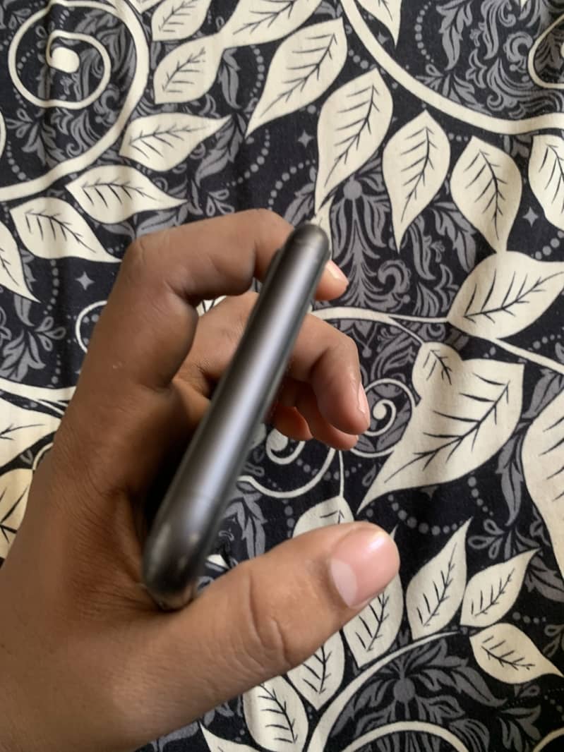 Apple iPhone 11 5