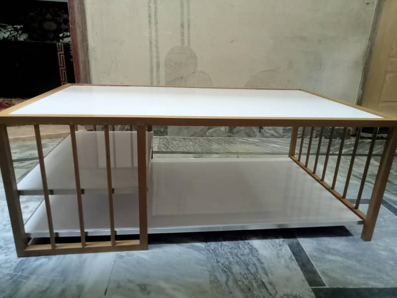 coffee table new condition 1