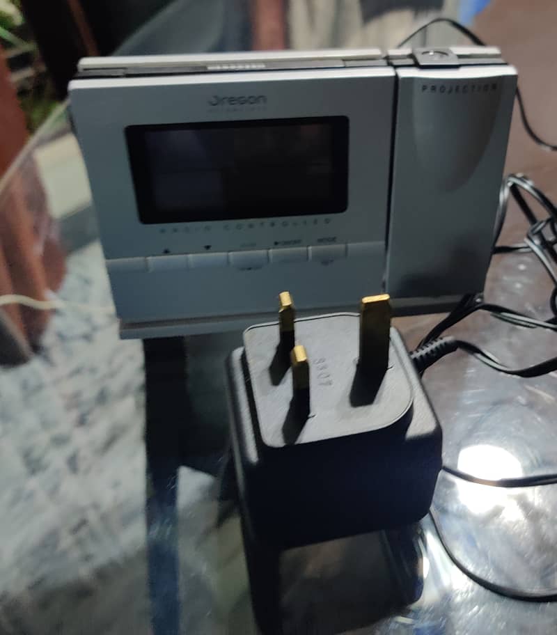 Table Projection Clock With Issue 3