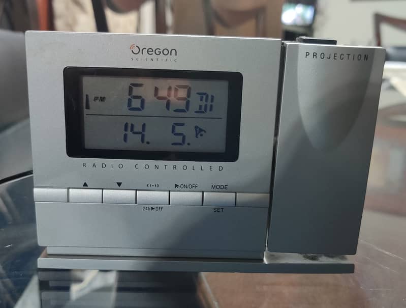 Table Projection Clock With Issue 6