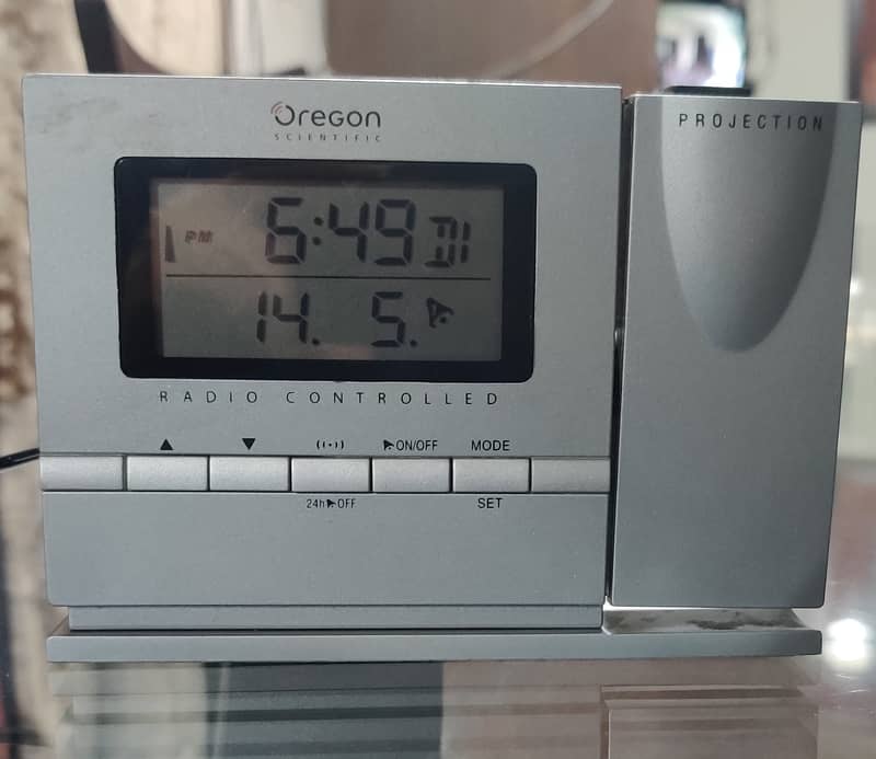 Table Projection Clock With Issue 7