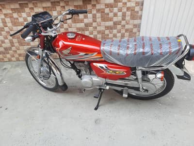 brand new 125 with number plate