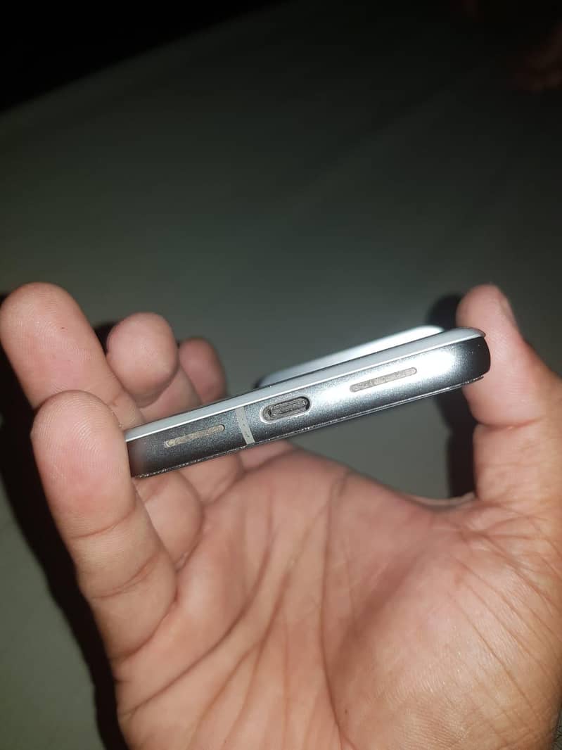 Google Pixel 8 3