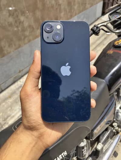 Apple iPhone 13