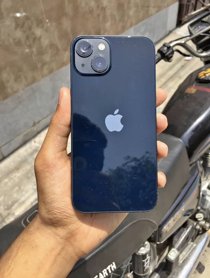 Apple iPhone 13 0