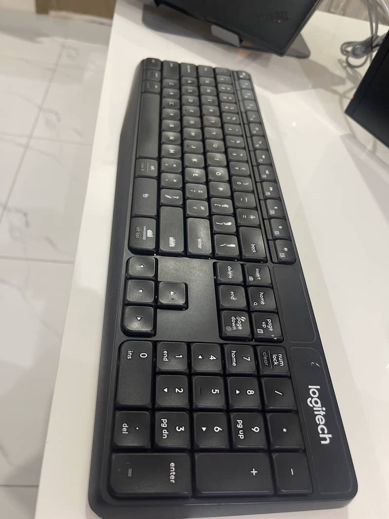 Logitech K375s Wireless Multi Device Keyboard 0