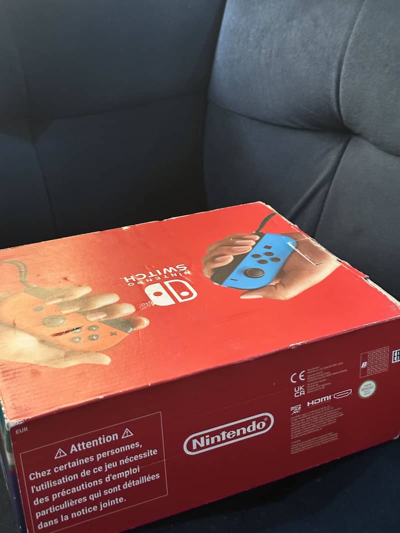 Nintendo Switch just box opened 7