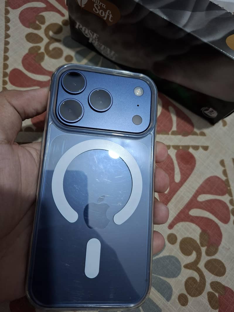 Apple iPhone 17 Pro 0