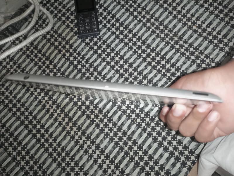 iPad . 2