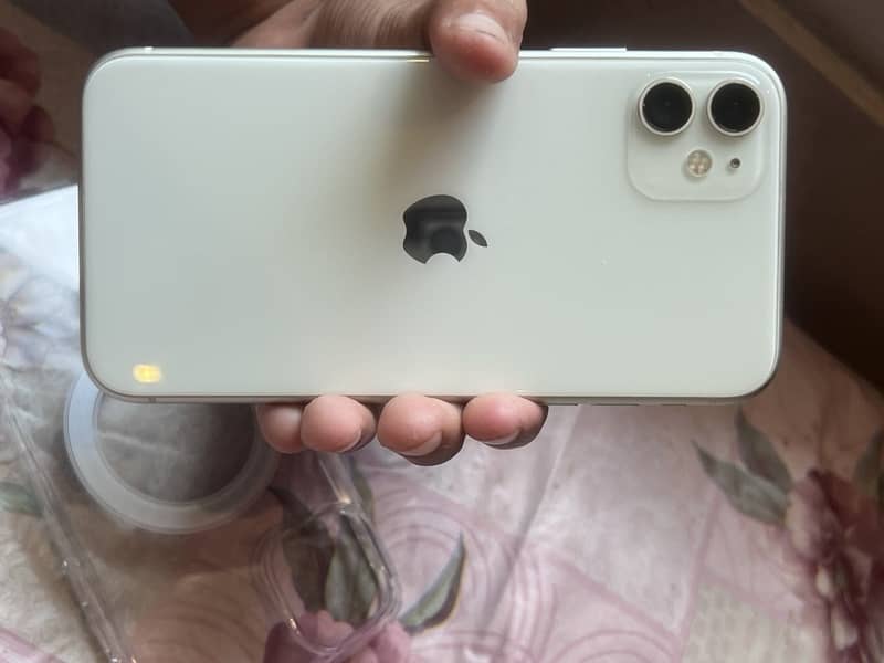 iPhone 11 2