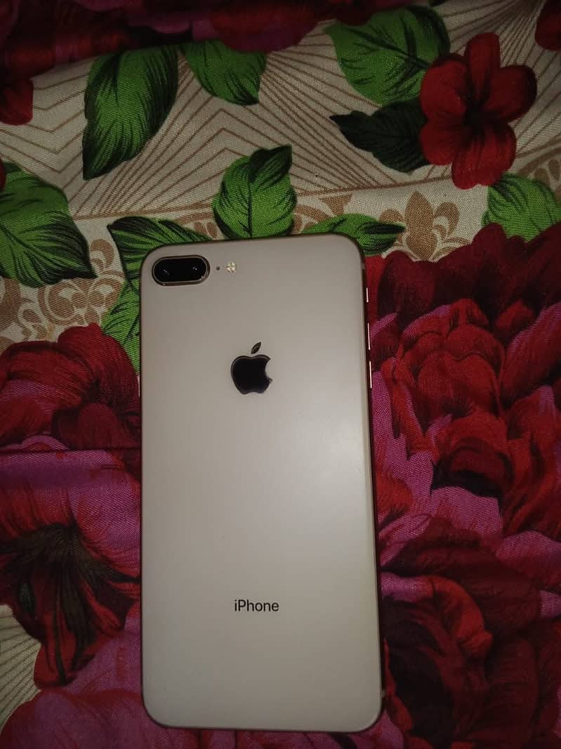 Apple iPhone 8 Plus 1